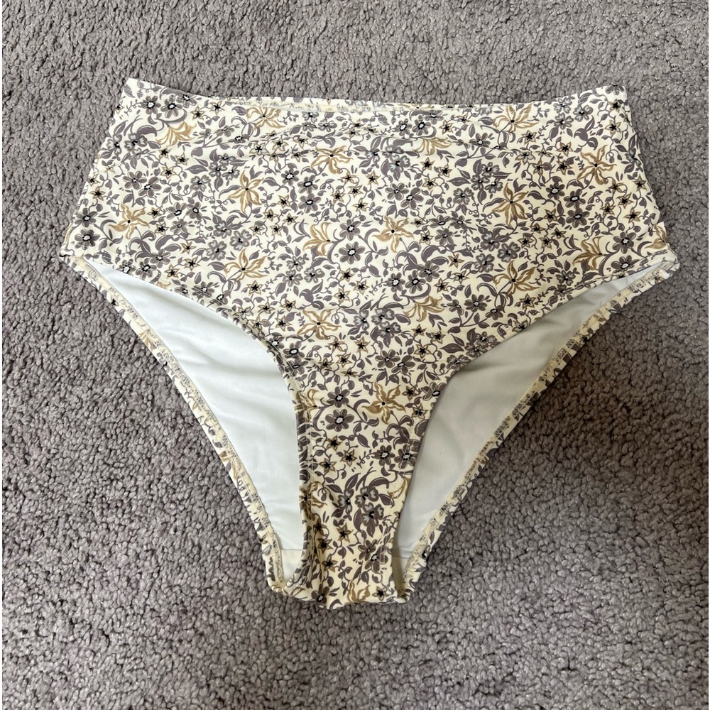 Rylee and Cru Blue Floral Bottoms. Size S. Never worn